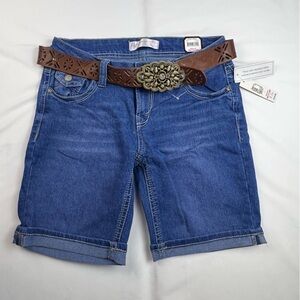 No Boundaries - Women’s Jean Shorts with Belt - Size 7 - NWT